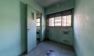 Venta Depto 3 amb con dependencia, Caballito, balcón frente y contrafrente, bauliera , A RECICLAR