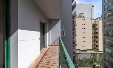 Venta Depto 3 amb con dependencia, Caballito, balcón frente y contrafrente, bauliera , A RECICLAR