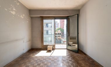 Venta Depto 3 amb con dependencia, Caballito, balcón frente y contrafrente, bauliera , A RECICLAR