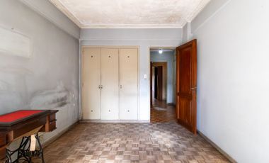 Venta Depto 3 amb con dependencia, Caballito, balcón frente y contrafrente, bauliera , A RECICLAR