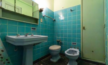 Venta Depto 3 amb con dependencia, Caballito, balcón frente y contrafrente, bauliera , A RECICLAR