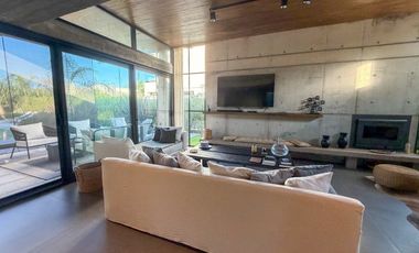 Venta casa 3 amb. mas escritorio, en una planta en Alvear de Benavidez