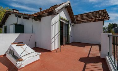 VENTA DE CASA EN HURLINGHAM 7 AMB-PILETA-QUINCHO-PARQUE