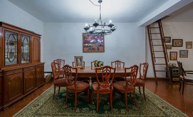 VENTA DE CASA EN HURLINGHAM 7 AMB-PILETA-QUINCHO-PARQUE