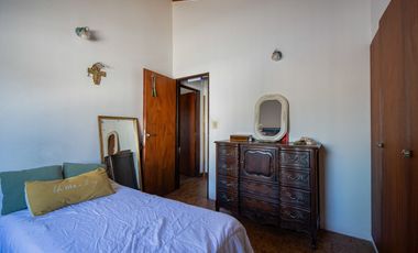 VENTA DE CASA EN HURLINGHAM 7 AMB-PILETA-QUINCHO-PARQUE