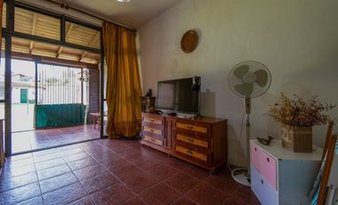 VENTA DE CASA EN HURLINGHAM 7 AMB-PILETA-QUINCHO-PARQUE