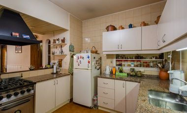 VENTA DE CASA EN HURLINGHAM 7 AMB-PILETA-QUINCHO-PARQUE