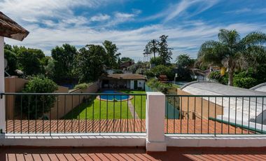VENTA DE CASA EN HURLINGHAM 7 AMB-PILETA-QUINCHO-PARQUE