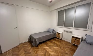 Almagro, Av Rivadavia 3900, 3 amb, 70m2, u$s 950 + servicios.  (alq min 3 meses)