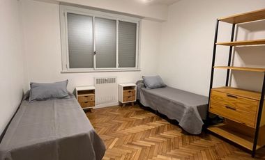 Almagro, Av Rivadavia 3900, 3 amb, 70m2, u$s 950 + servicios.  (alq min 3 meses)