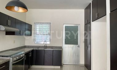 CASA EN RENTA FRACC. REAL SANTA FE VILLA DE ALVAREZ, COLIMA