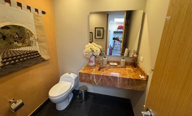 ARRIENDO CASA EN SANTA ANA – ELEGANCIA CONTEMPORÁNEA EN UNA SOLA PLANTA