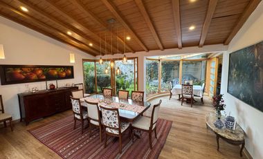 ARRIENDO CASA EN SANTA ANA – ELEGANCIA CONTEMPORÁNEA EN UNA SOLA PLANTA