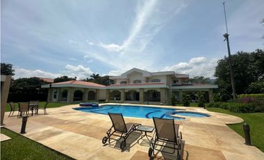 MANSIÓN EN VENTA EN LAS MERCEDES ALFAGUARA JAMUNDI