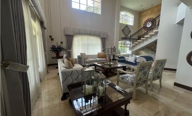 MANSIÓN EN VENTA EN LAS MERCEDES ALFAGUARA JAMUNDI
