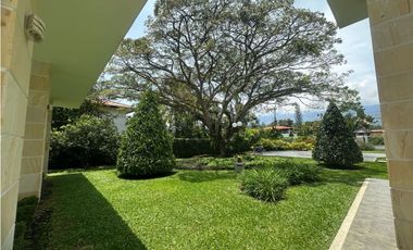 MANSIÓN EN VENTA EN LAS MERCEDES ALFAGUARA JAMUNDI