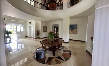 MANSIÓN EN VENTA EN LAS MERCEDES ALFAGUARA JAMUNDI