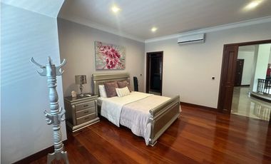 MANSIÓN EN VENTA EN LAS MERCEDES ALFAGUARA JAMUNDI