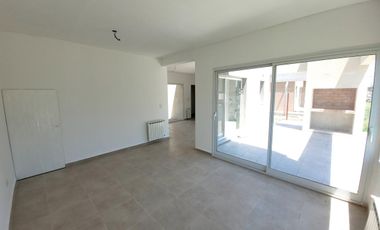 Casas de Santa María | Alquiler | Casa de 2 dormitorios en barrio semi-cerrado