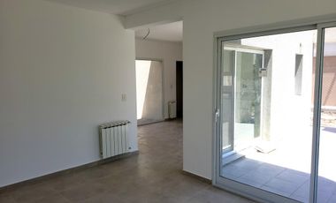 Casas de Santa María | Alquiler | Casa de 2 dormitorios en barrio semi-cerrado