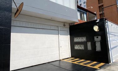 Departamento En Alquiler En Flora Tristán | Límite San Isidro | Cochera | Seguridad 24/7