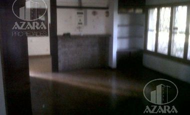 CASA 3 AMBIENTES EN GRAN LOTE