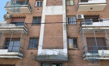 Departamento en  Alquiler 2 amb. al frente c/ balcon