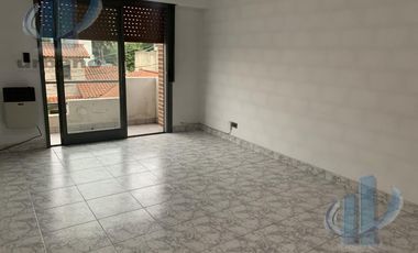Departamento en  Alquiler 2 amb. al frente c/ balcon