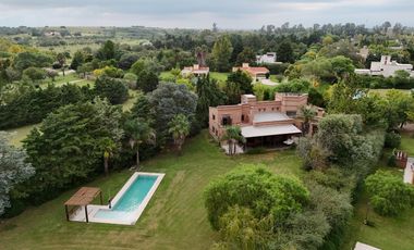 VENTA | IMPORTANTE PROPIEDAD | COUNTRY CAMPOS DEL VIRREY