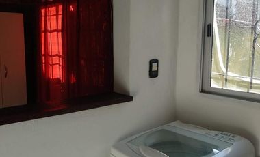 Casa al frente con cochera