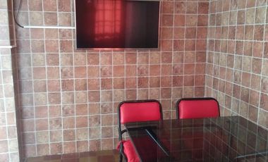 Casa al frente con cochera
