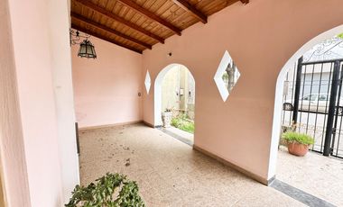 Venta de Galpón + Vivienda en Villa Gobernador Gálvez