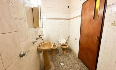 Venta de Galpón + Vivienda en Villa Gobernador Gálvez