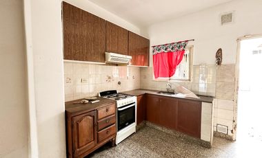 Venta de Galpón + Vivienda en Villa Gobernador Gálvez