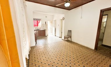 Venta de Galpón + Vivienda en Villa Gobernador Gálvez