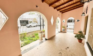 Venta de Galpón + Vivienda en Villa Gobernador Gálvez