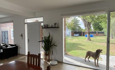 Casa de 2 dormitorios en Parque Sicardi en Venta