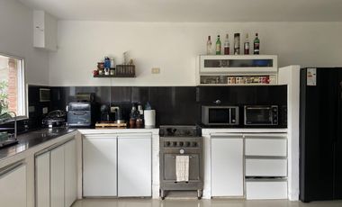 Casa de 2 dormitorios en Parque Sicardi en Venta