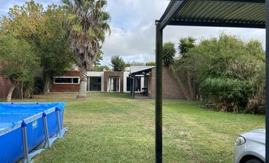 Casa de 2 dormitorios en Parque Sicardi en Venta
