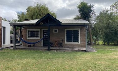 Casa de 2 dormitorios en Parque Sicardi en Venta