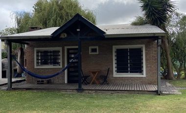 Casa de 2 dormitorios en Parque Sicardi en Venta