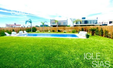 Casa en venta y alquiler en Haras Santa María, Escobar