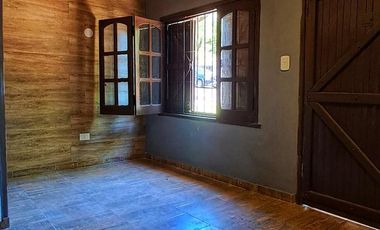 Casa en Av. Corrientes C/Roque Perez