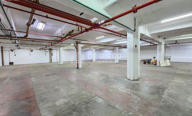 Alquiler Depósito 1000 M2 con rociadores / sprinklers en predio con seguridad Hurlingham