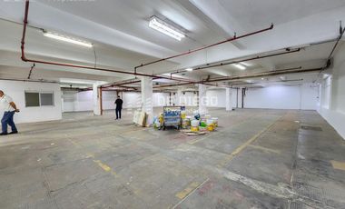 Alquiler Depósito 1000 M2 con rociadores / sprinklers en predio con seguridad Hurlingham