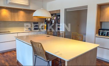 Casa en Las Delicias Lote central, excelente ubicación, impecable