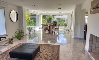 Casa en Las Delicias Lote central, excelente ubicación, impecable