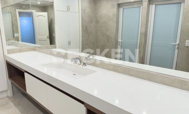 Casa en Las Delicias Lote central, excelente ubicación, impecable