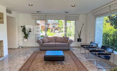 Casa en Las Delicias Lote central, excelente ubicación, impecable