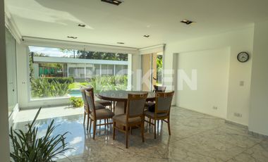 Casa en Las Delicias Lote central, excelente ubicación, impecable